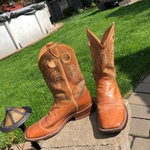 Justin bent rail cowboy boots
